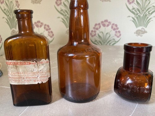 Vintage amber bottles - 3x,