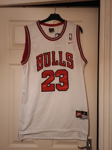 Nwt nike chicago bulls - nwt,