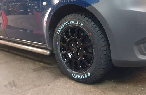 Black alloy wheels and - wheels, a/t