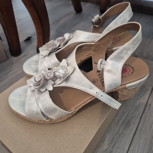Silver sandles uk7 pre - pre, loved