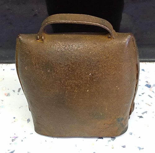 Metal cow bell with - with, clapper