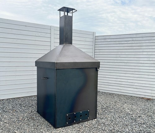 Wood and pallet burner - and,