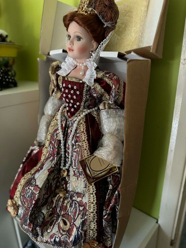 Prcelain dolls collectible - prcelain,