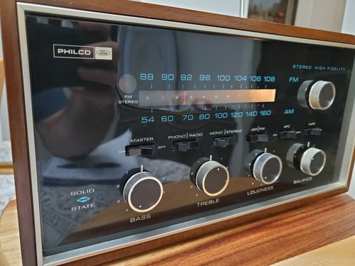 Beautiful vintage philco - beautiful,