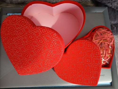 Stacking heart shaped - shaped, boxes