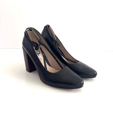 Clarks Shoes Women`s Cleaves