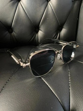 Retro Square Sunglasses –