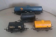  OO GAUGE SHELL TANKERS X 4.