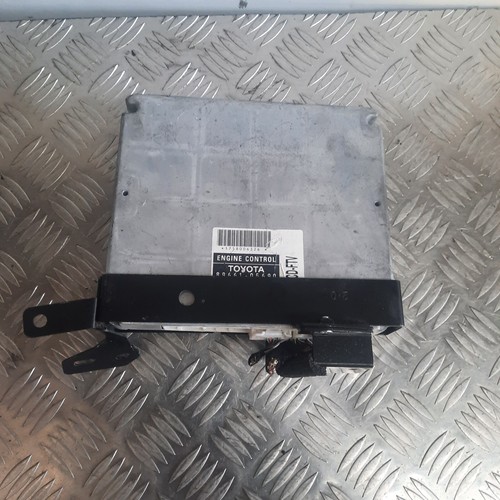 2005 toyota avensis diesel - toyota,