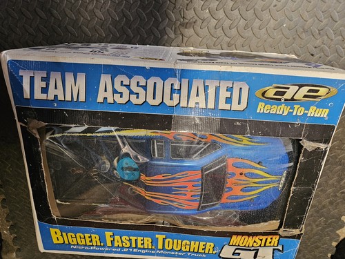 Team associated monster - associated,
