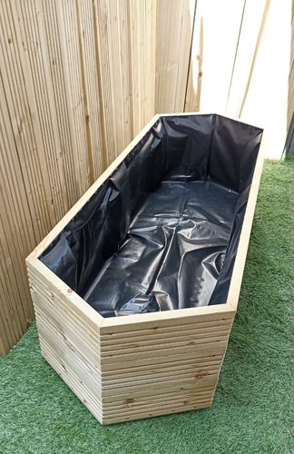 Raised garden pond - raised,
