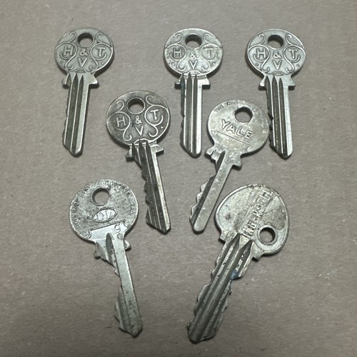 Vintage keys t vaun - keys, h