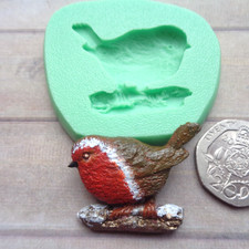 Mini Craft Mould: Christmas ROBIN ON LOG Garden Bird 25x32mm Clay Resin Cupcake