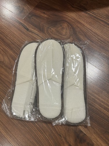 Pack disposable slippers in - pack,
