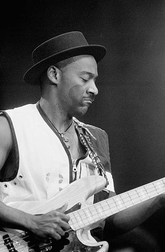 Marcus miller bass performs - bass,