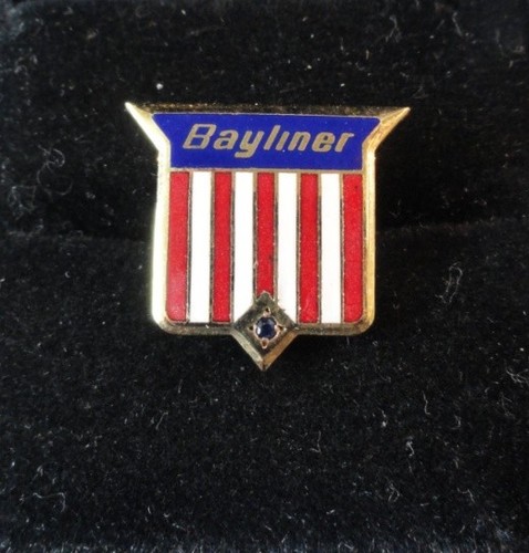 Lapel pin bayliner truck - lapel,
