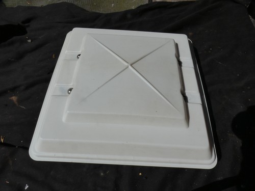 Caravan roof vent/light,fly
