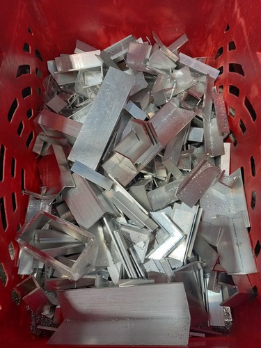 Off cuts bracket aluminium - cuts,