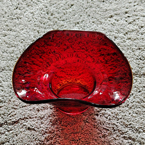 Red art glass - decorative, bowl
