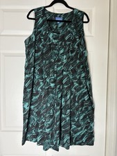 Simply Vera Vera Wang Women's Sleeveless Pleated Dress Size 16