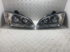 Ford Focus Headlight Pair