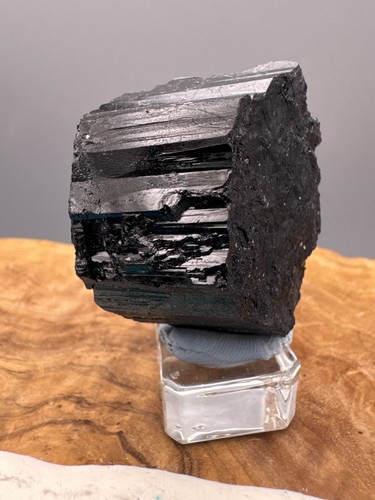 Crystal specimen black - crystal,