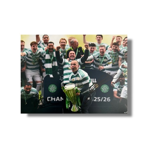Signed maloney fozzy 8x6 - maloney, &