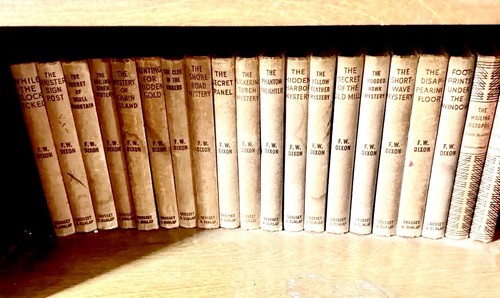 Vintage hardy boys books lot - hardy,