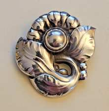 VINTAGE GEORG JENSEN No71 STERLING SILVER FLORAL BROOCH. DENMARK.