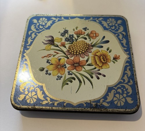 Vintage cigarette box tin - box,,