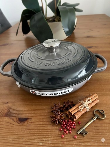 Creuset signature cast iron - le,