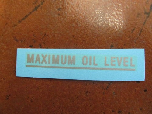 Decal maximum oil level - maximum,