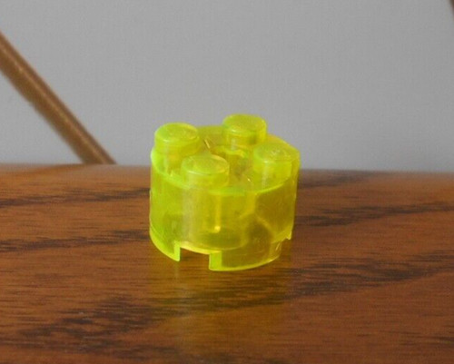Trans neon yellow - trans, 2x2
