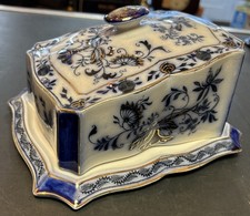 Carro Grimwade Staffordshire Butter Cheese dish. Blue White Pattern