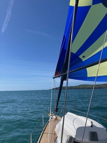 Asymmetric spinnaker