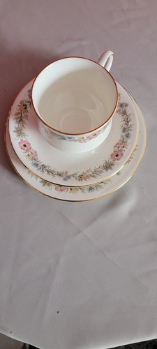 Royal albert tea - tea, pieces