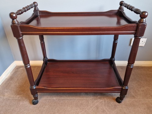 Beautiful tea trolley drinks - /,