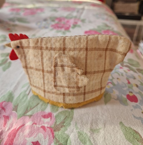 Vintage chicken egg - egg, cosy