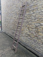 VINTAGE  WOOD 11 RUNGROUND