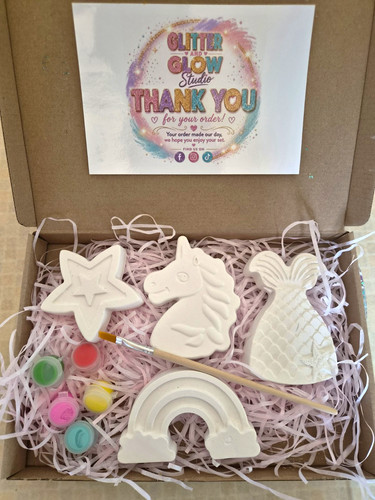 Glitter and glow studio - glow,