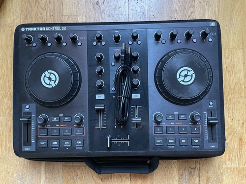 Traktor kontrol deck - kontrol, dj