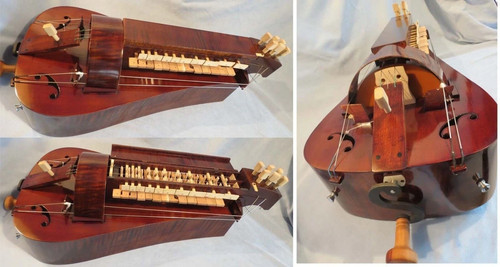 Strings keys hand - keys,
