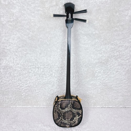 Shamisen japanese traditional - japanese,