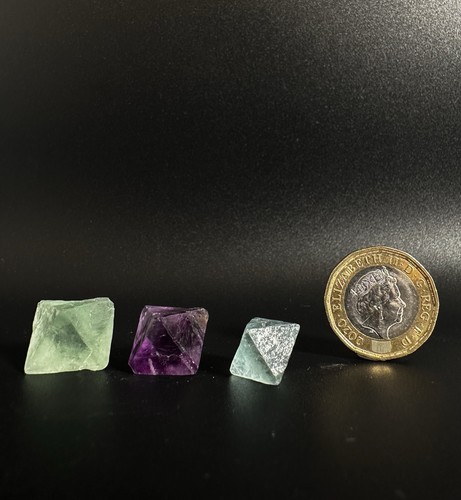 Tetrahedral fluorite pieces - tetrahedral,