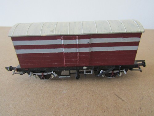 Hornby painted freight - ,