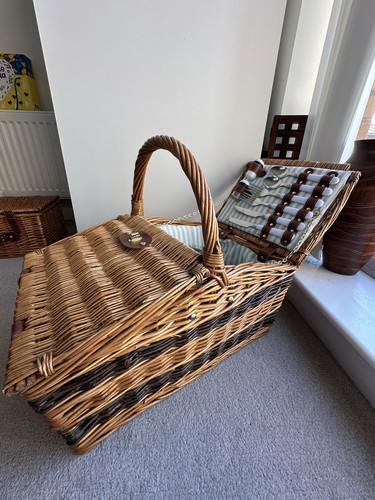 Wicker picnic basket - for, 4