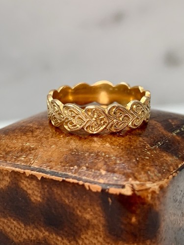 22ct gold engraved - gold, band