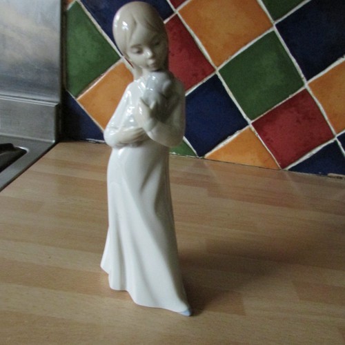 Vintage nao lladro porcelain - nao,
