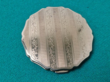 Vintage 7.5 cm Stratton Brass Flower Powder Compact