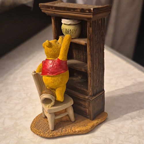 Vintage winnie the pooh - winnie,